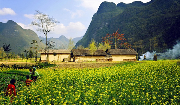 Moc Chau Tours