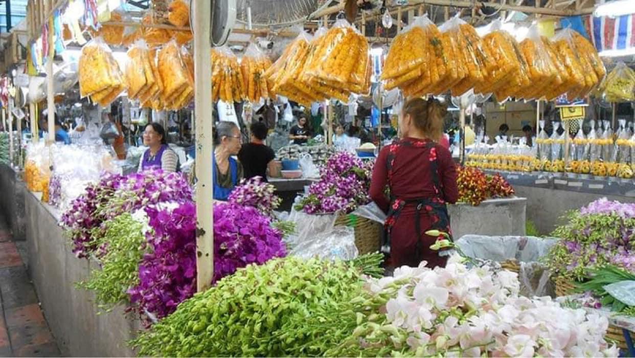 CHỢ CHATUCHAK: DU KHÁCH HAY DÂN ĐI BUÔN AI CŨNG MÊ